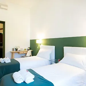 Lombardia40 Luxury 2*, Roma Italia